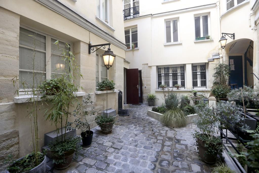Lovely And Typical 1 Bedroom * Parigi