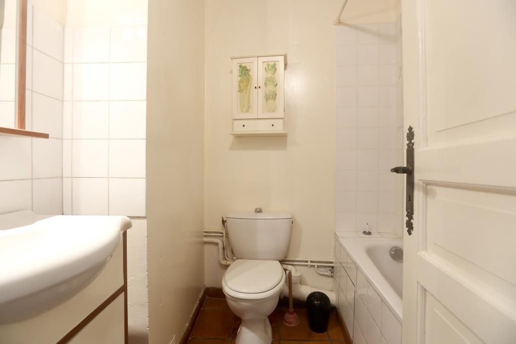 Lovely And Typical 1 Bedroom Appartamento *