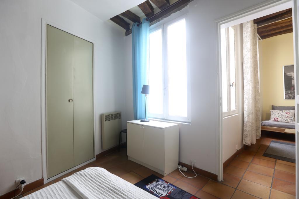 Lovely And Typical 1 Bedroom * Parigi